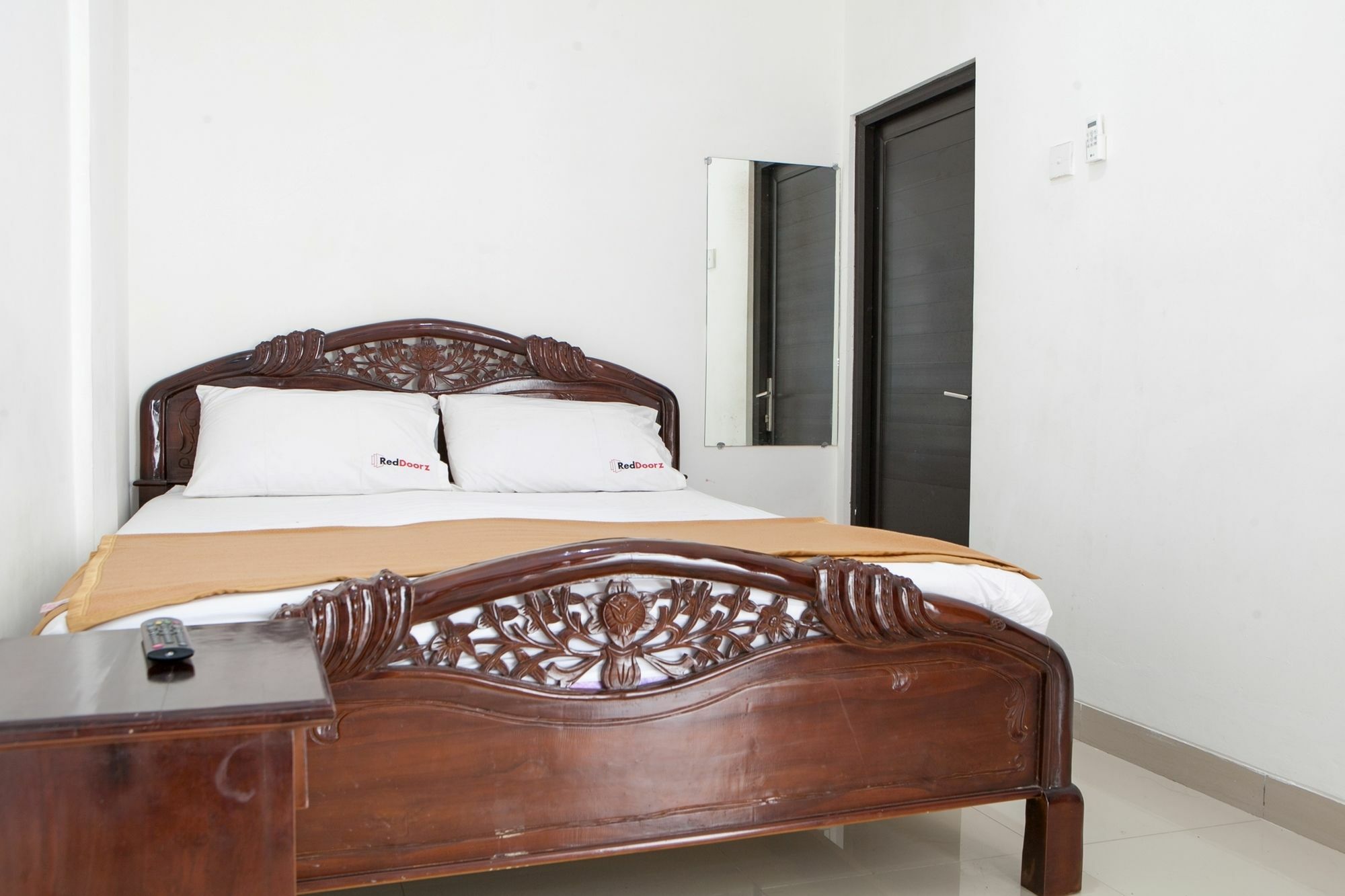 Reddoorz Near Tegalega Park Hotell Bandung Exteriör bild